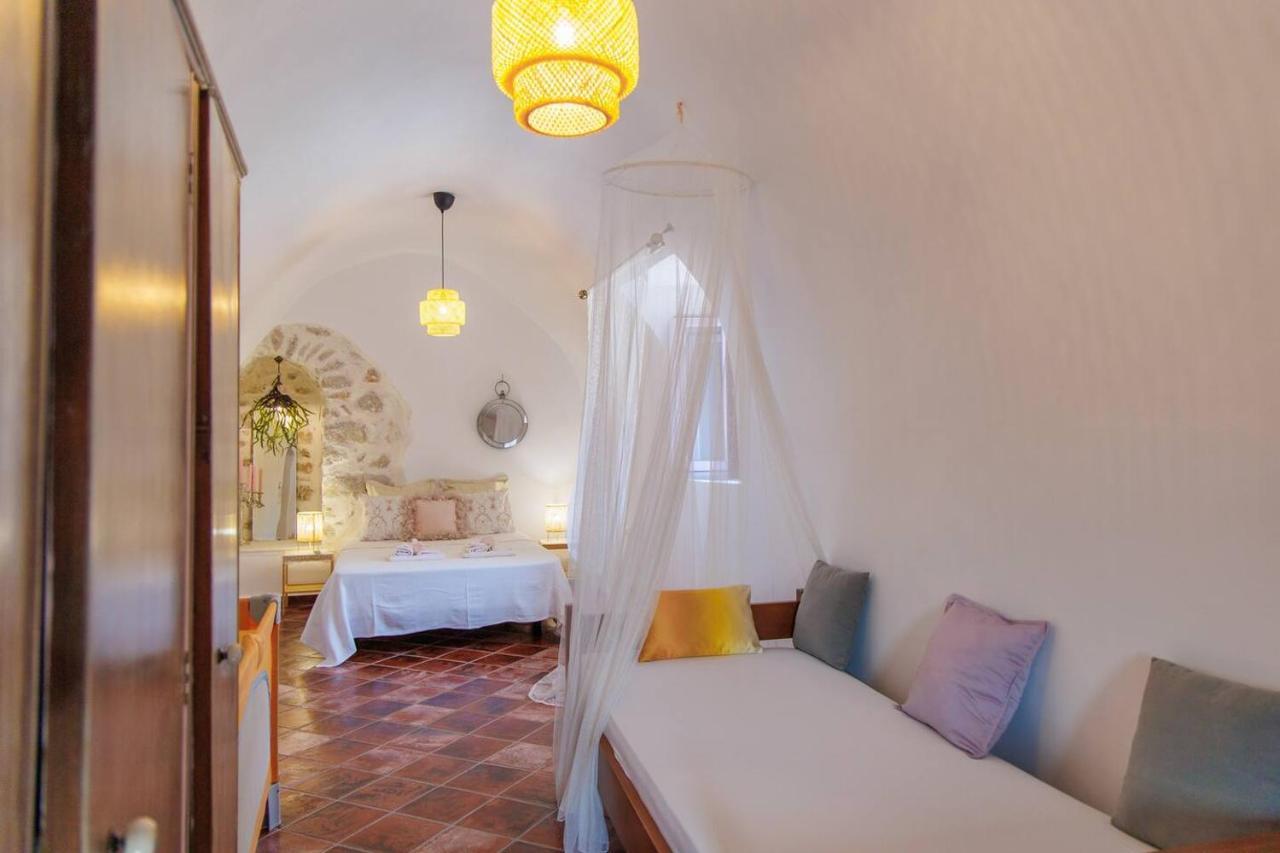 Iliana'S House - Spacious Cave House In The Center Of Areopolis Appartement Buitenkant foto