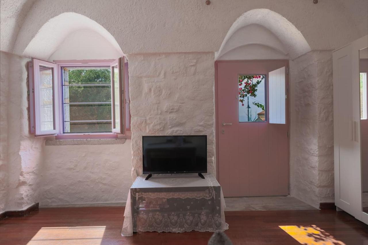 Iliana'S House - Spacious Cave House In The Center Of Areopolis Appartement Buitenkant foto