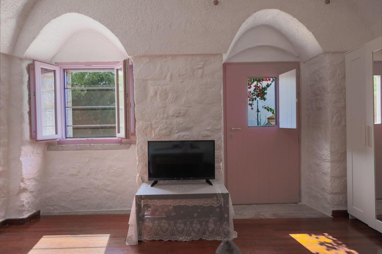 Iliana'S House - Spacious Cave House In The Center Of Areopolis Buitenkant foto